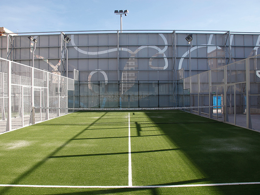 Auch Tenniscourts gehören zum Angebot des Sportcenters.